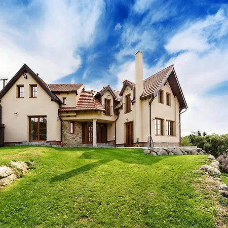 Villa In Varva Ov Near Slopes Varvazov